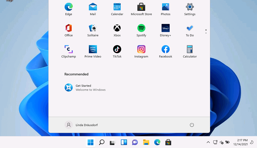 Windows 11 with launched start-up menu