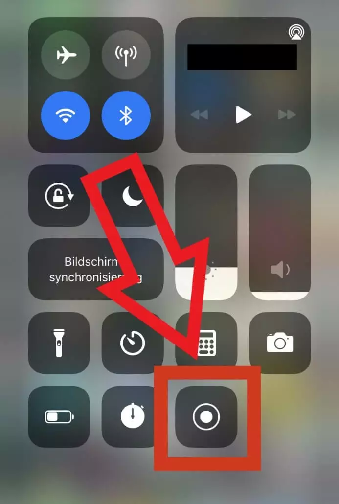 Image: Screenshot of the Control Center with arrow pointing to screen recording option
