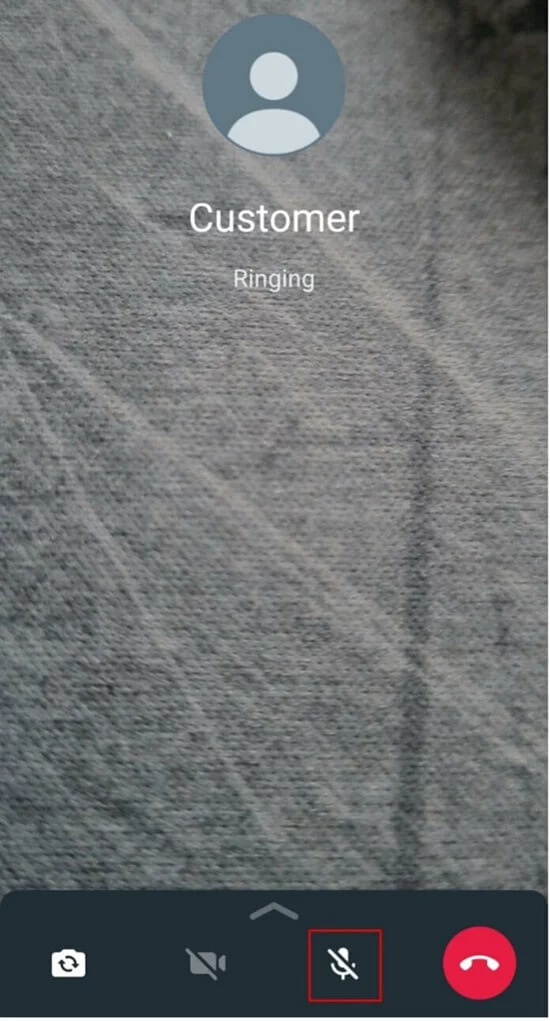 Image: WhatsApp video call: Crossed-out microphone icon for muting