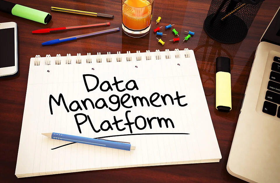 Image: Provide user data in real time